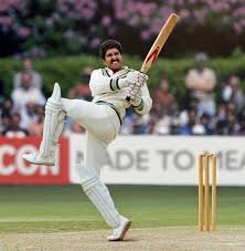 kapil dev using Mongoose bat